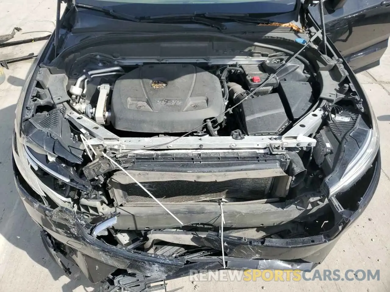 12 Photograph of a damaged car LYV102RK8KB202496 VOLVO XC60 2019