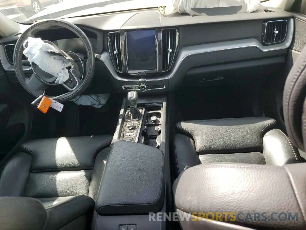 8 Photograph of a damaged car LYV102RK8KB202496 VOLVO XC60 2019