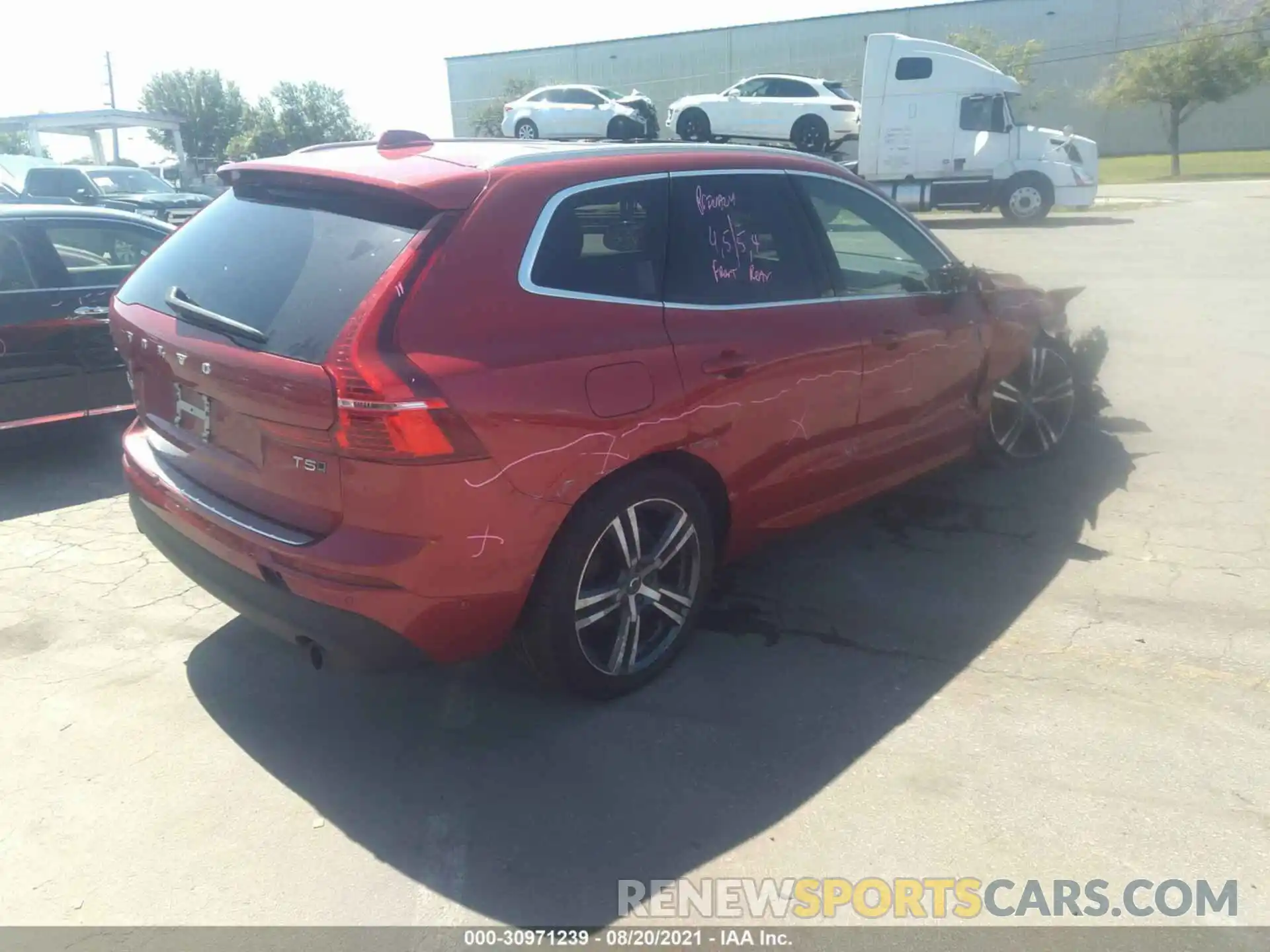 4 Photograph of a damaged car LYV102RK9KB214348 VOLVO XC60 2019