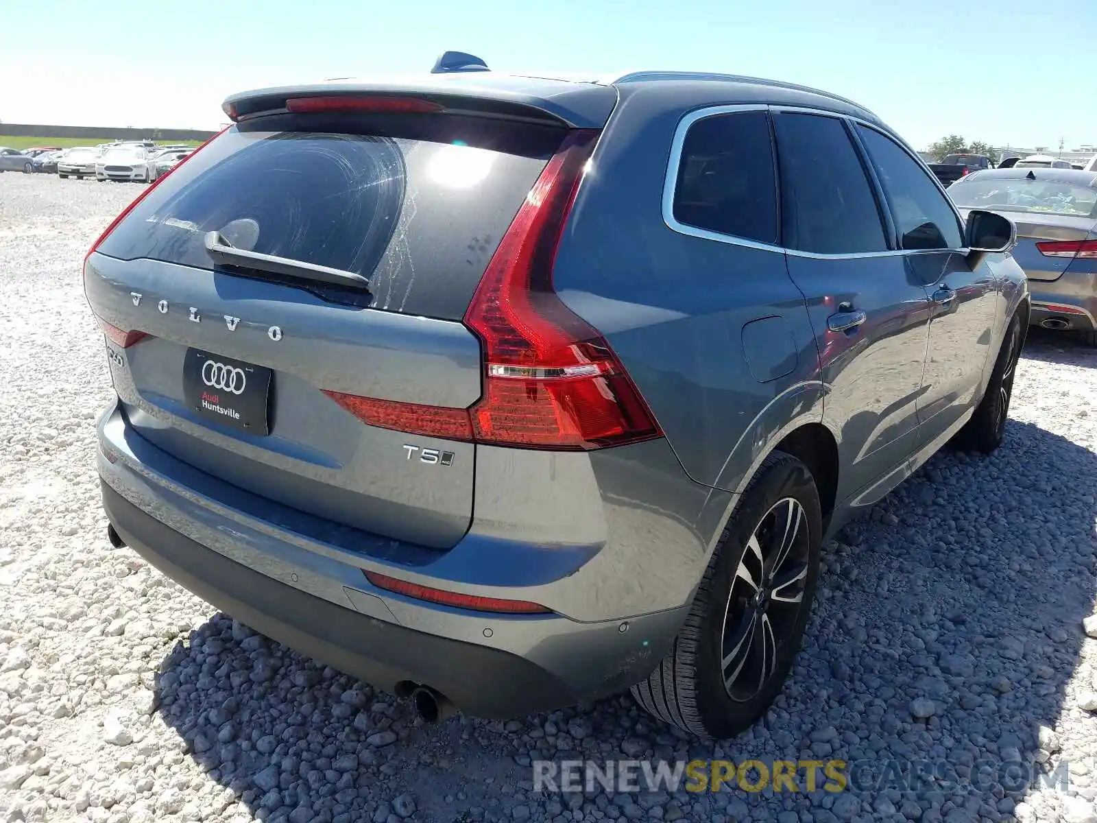 4 Photograph of a damaged car LYV102RKXKB195986 VOLVO XC60 2019