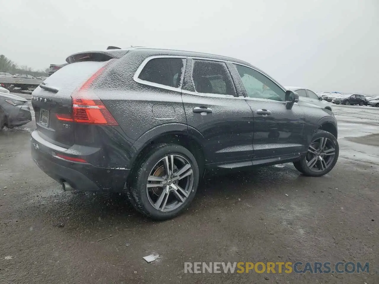 3 Photograph of a damaged car LYV102RKXKB331663 VOLVO XC60 2019