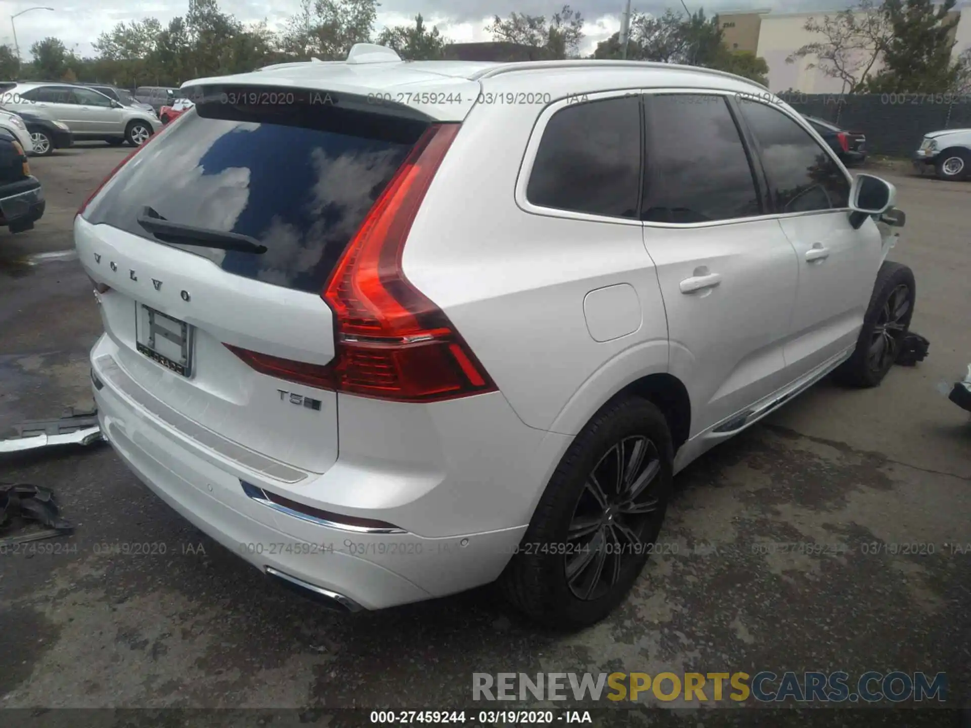 4 Photograph of a damaged car LYV102RL0KB205143 VOLVO XC60 2019