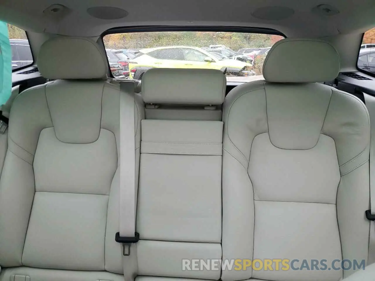 10 Photograph of a damaged car LYV102RL0KB241866 VOLVO XC60 2019