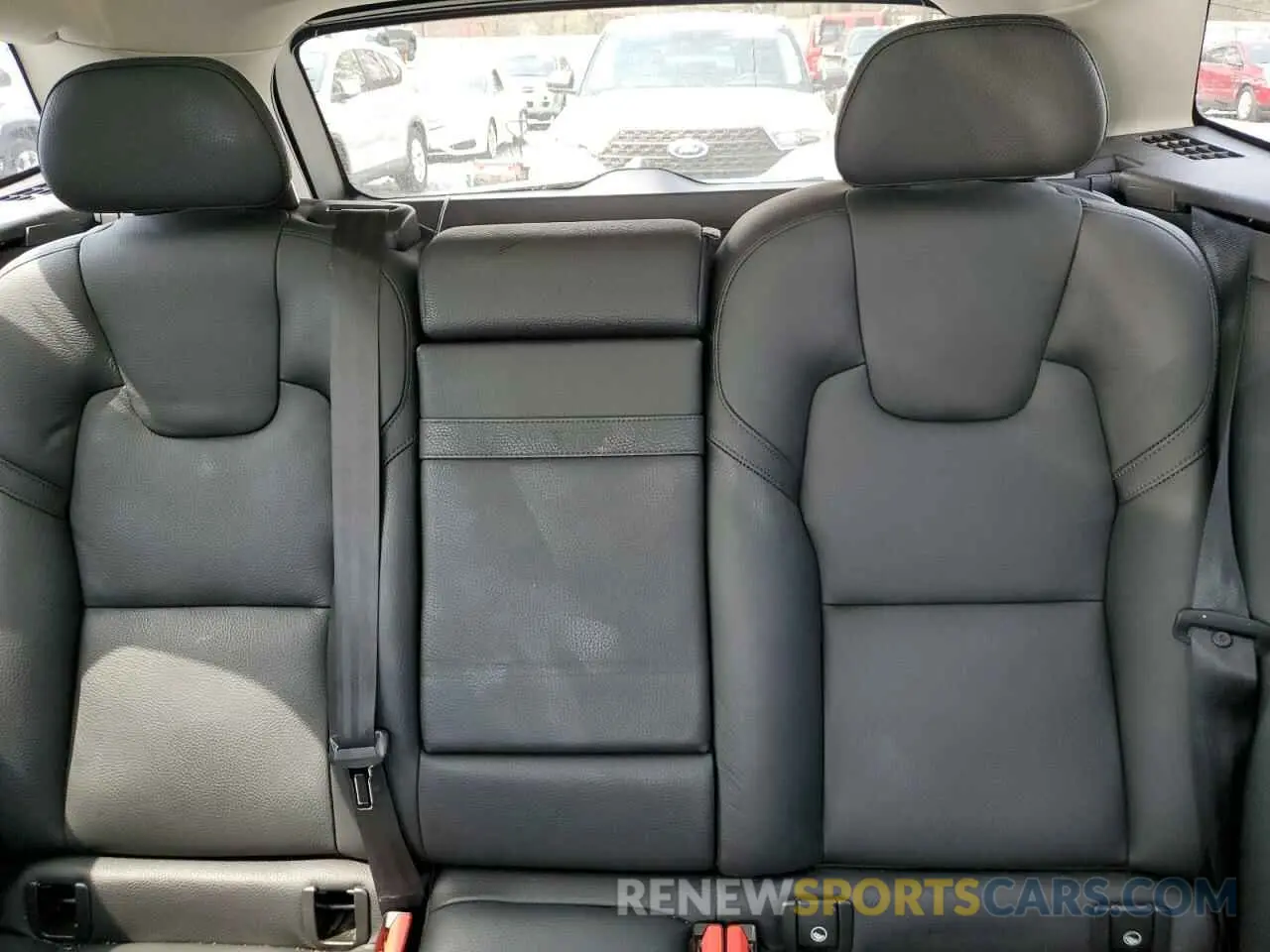 10 Photograph of a damaged car LYV102RL0KB298567 VOLVO XC60 2019
