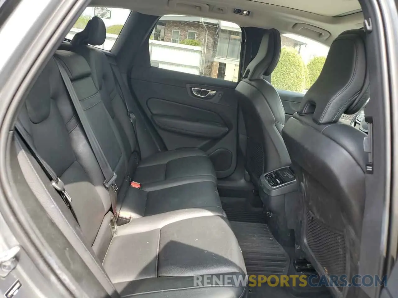 11 Photograph of a damaged car LYV102RL0KB298567 VOLVO XC60 2019
