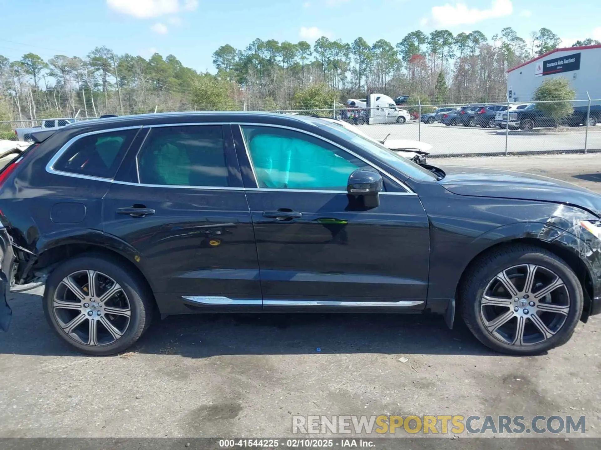 13 Photograph of a damaged car LYV102RL3KB184885 VOLVO XC60 2019
