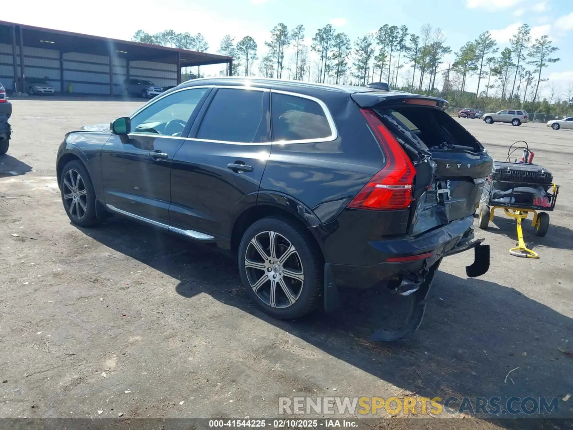 3 Photograph of a damaged car LYV102RL3KB184885 VOLVO XC60 2019