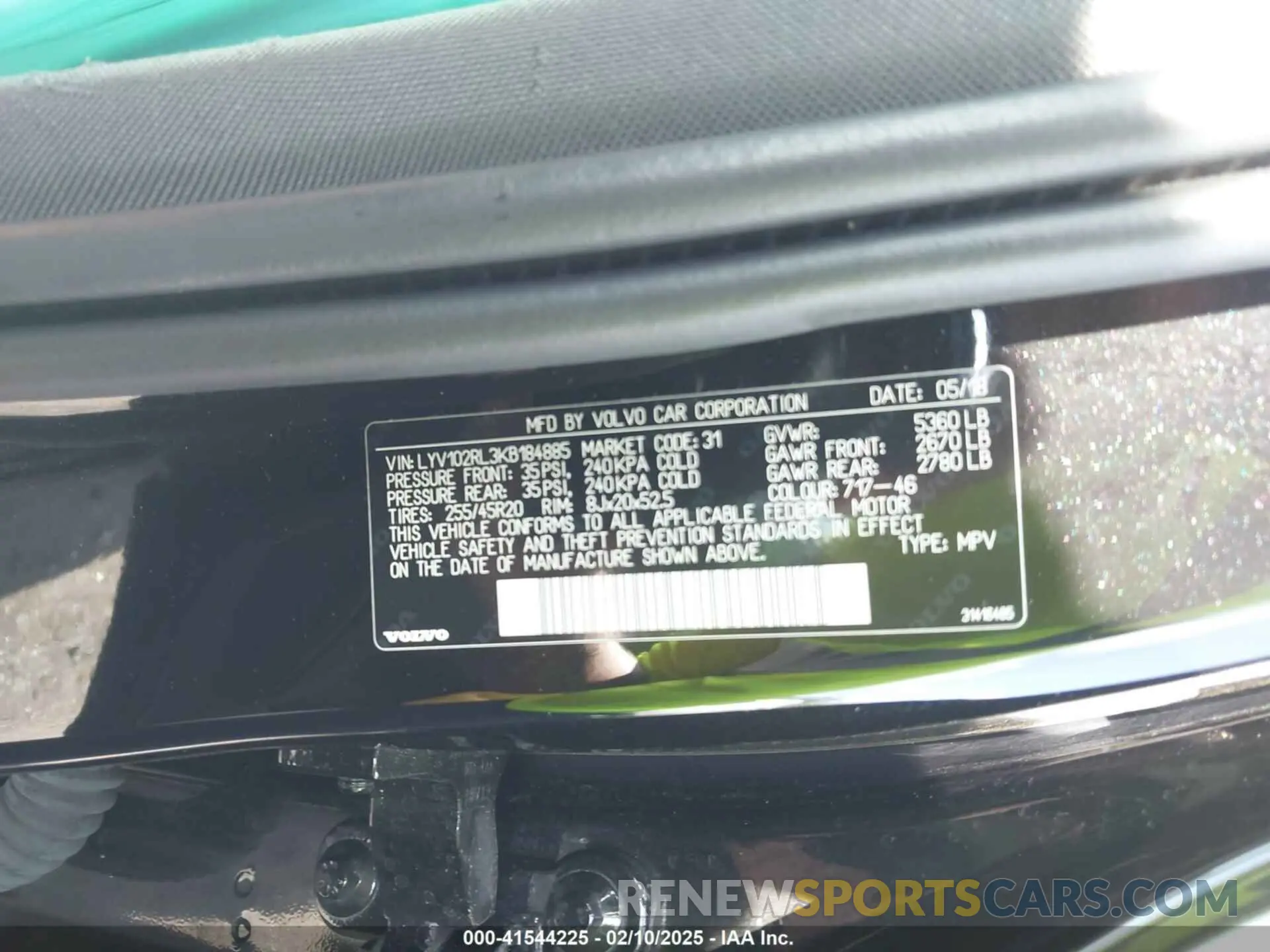 9 Photograph of a damaged car LYV102RL3KB184885 VOLVO XC60 2019