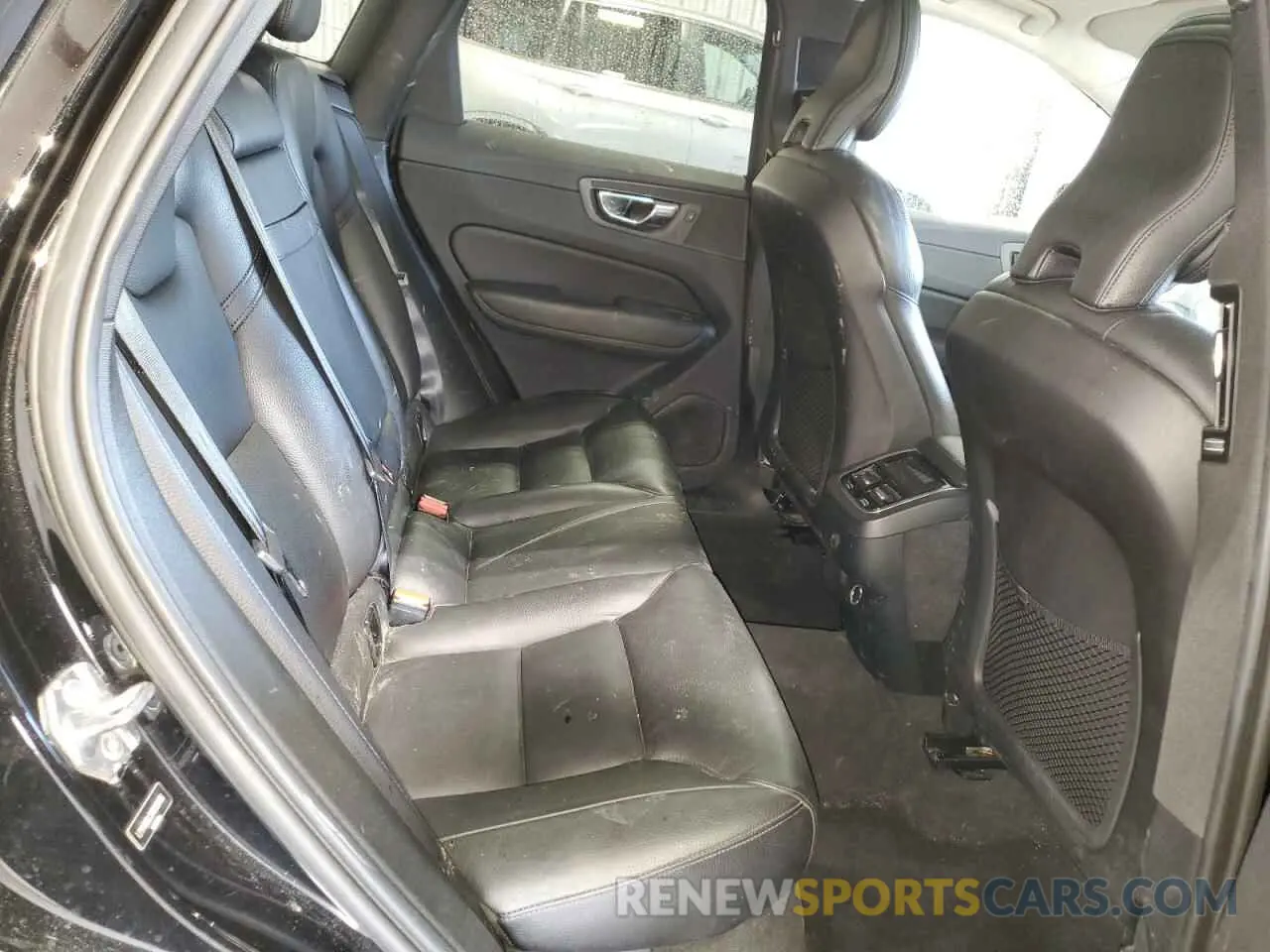 11 Photograph of a damaged car LYV102RL5KB229406 VOLVO XC60 2019