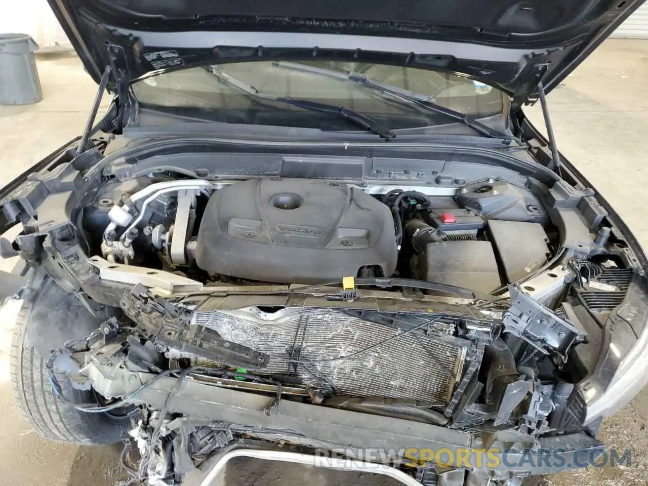 12 Photograph of a damaged car LYV102RL5KB229406 VOLVO XC60 2019