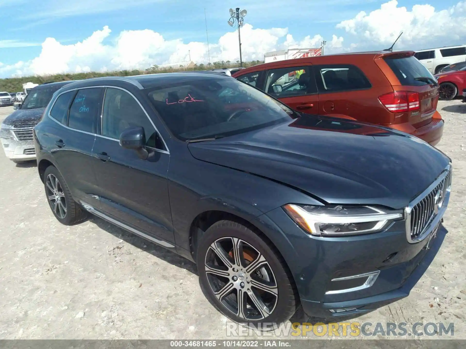 1 Photograph of a damaged car LYV102RLXKB235315 VOLVO XC60 2019