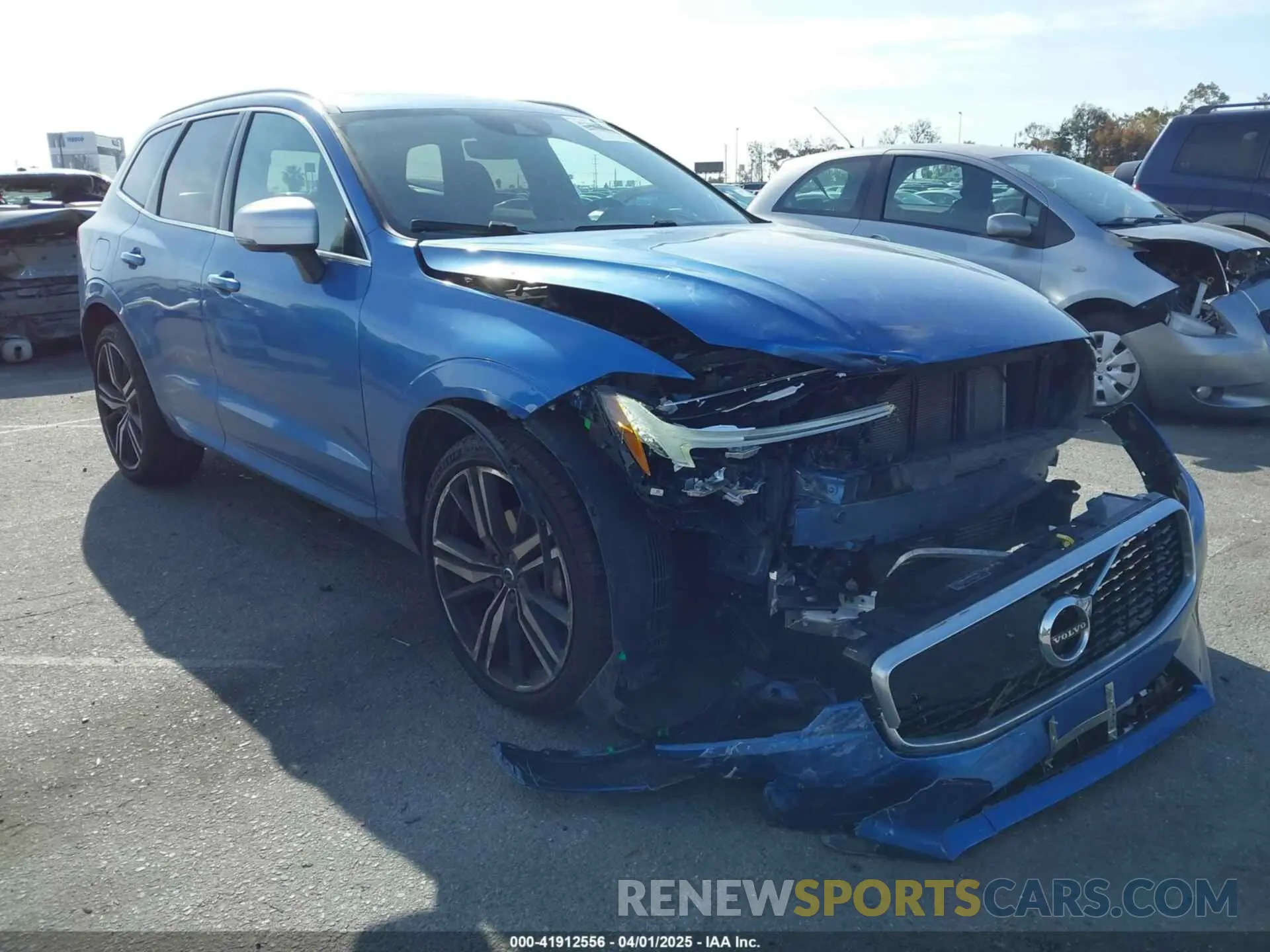 1 Photograph of a damaged car LYV102RM0KB349087 VOLVO XC60 2019