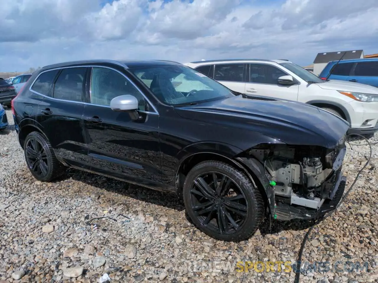 4 Photograph of a damaged car LYV102RM0KB377259 VOLVO XC60 2019