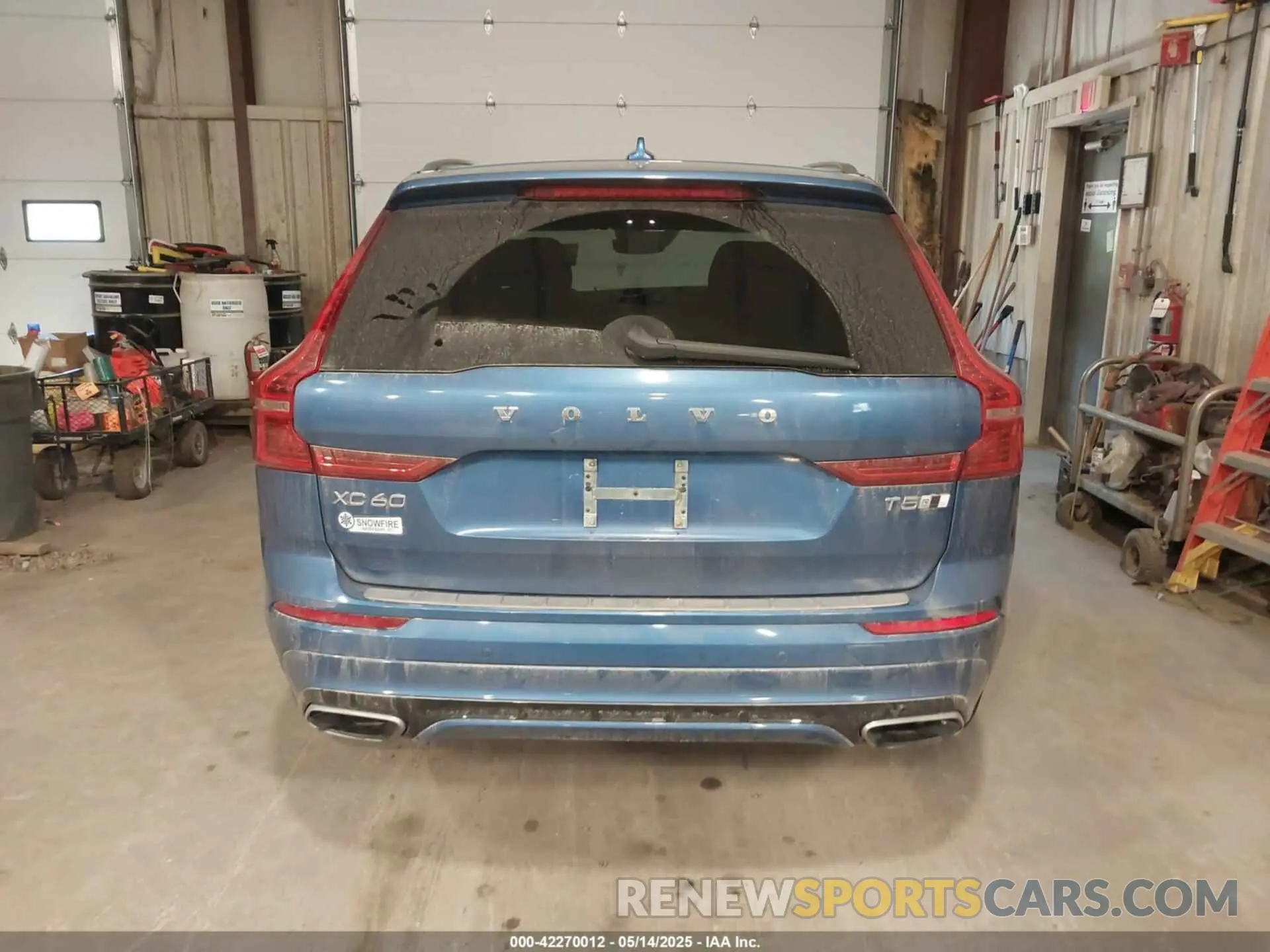 16 Photograph of a damaged car LYV102RM1KB296870 VOLVO XC60 2019