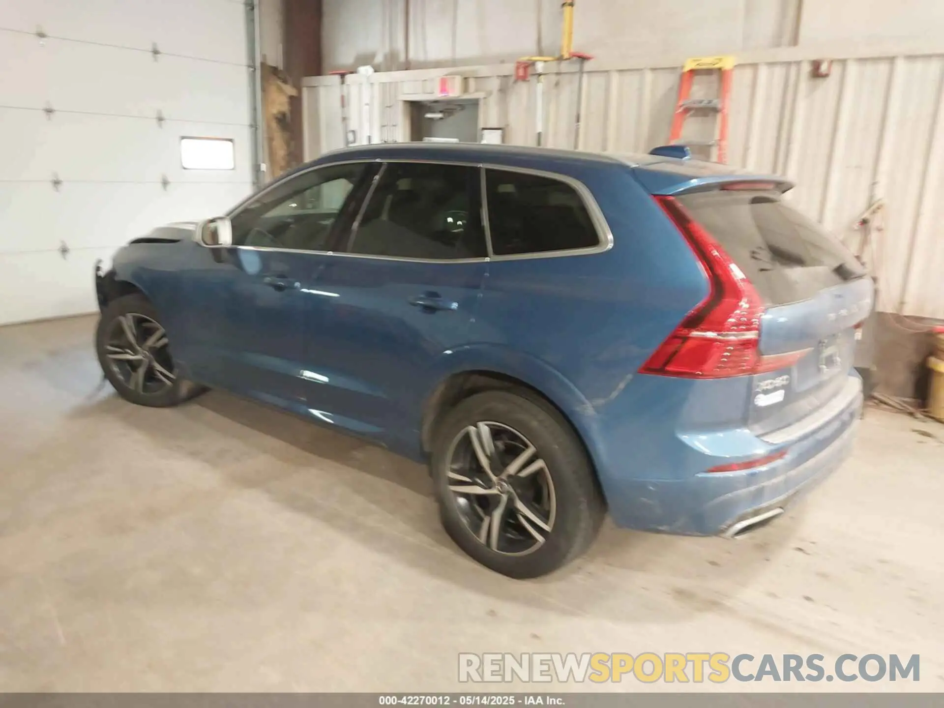 3 Photograph of a damaged car LYV102RM1KB296870 VOLVO XC60 2019