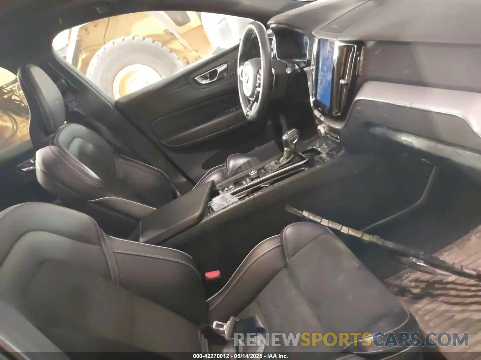5 Photograph of a damaged car LYV102RM1KB296870 VOLVO XC60 2019