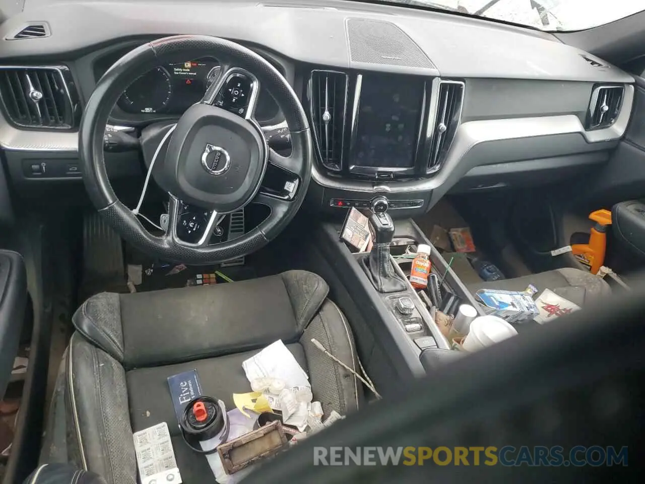 8 Photograph of a damaged car LYV102RM2KB359846 VOLVO XC60 2019