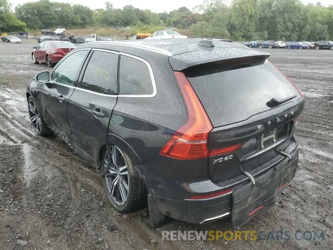 3 Photograph of a damaged car LYV102RM5KB321818 VOLVO XC60 2019