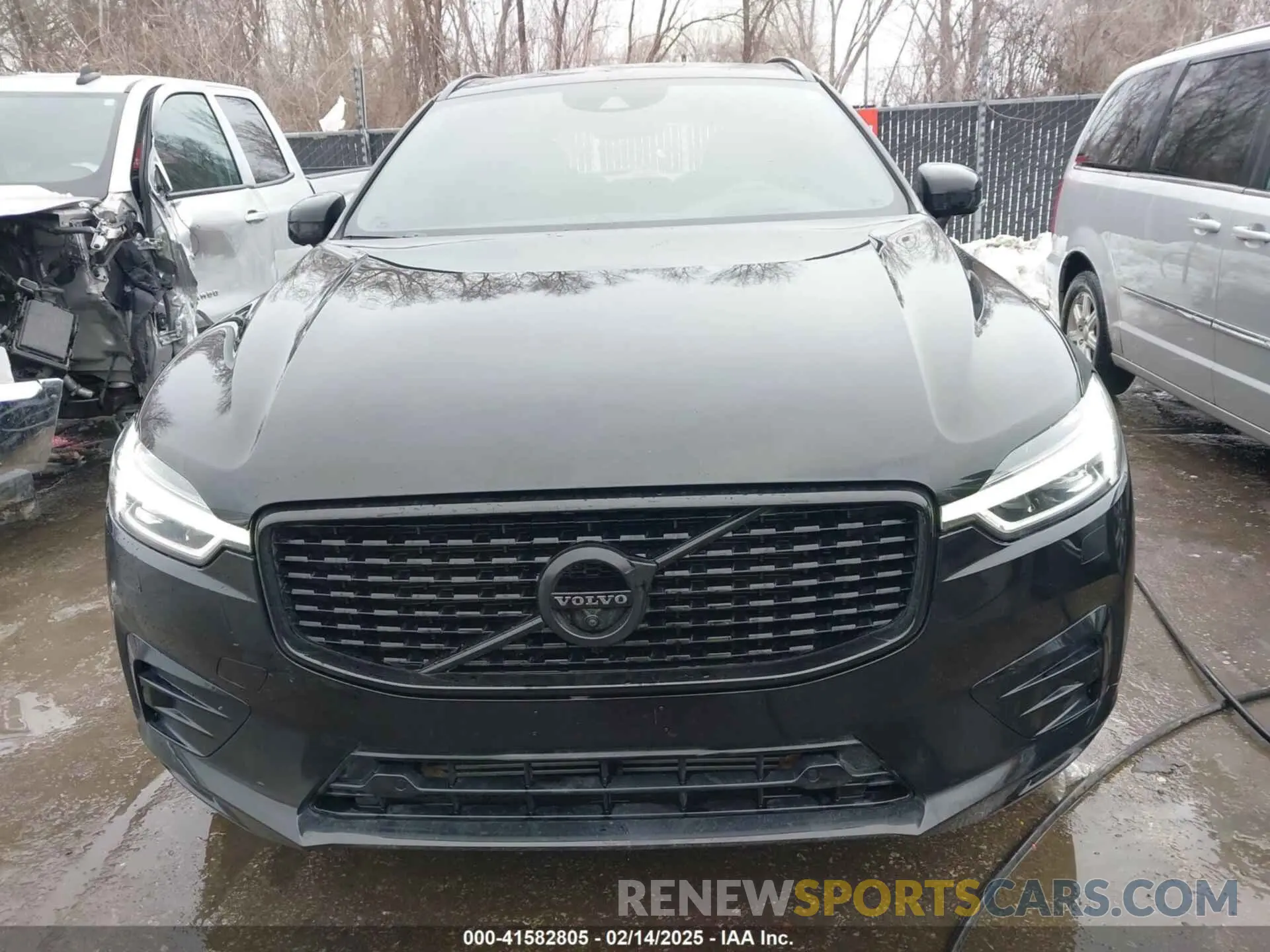 12 Photograph of a damaged car LYV102RM9KB297622 VOLVO XC60 2019