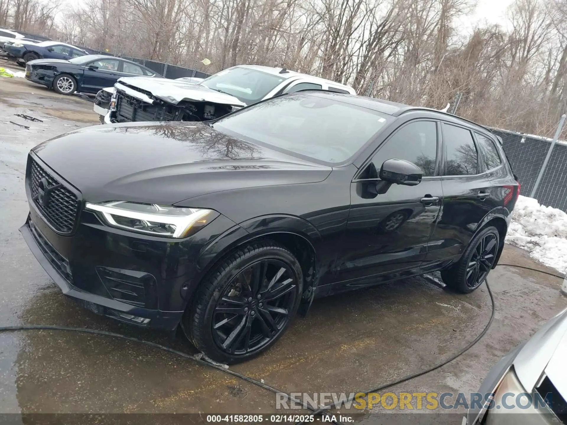 14 Photograph of a damaged car LYV102RM9KB297622 VOLVO XC60 2019