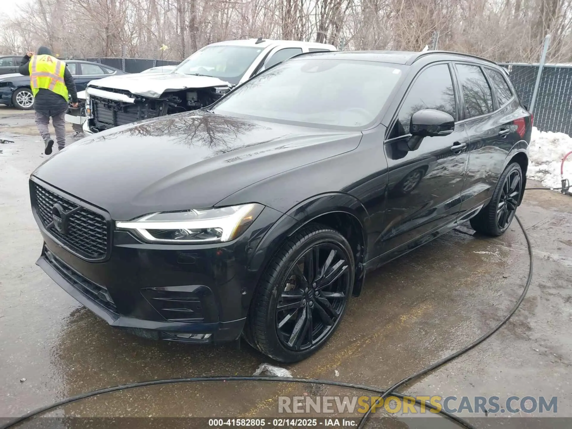 2 Photograph of a damaged car LYV102RM9KB297622 VOLVO XC60 2019