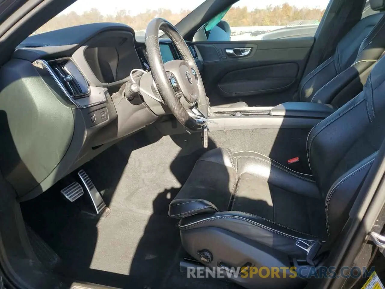 7 Photograph of a damaged car LYV102RM9KB358192 VOLVO XC60 2019