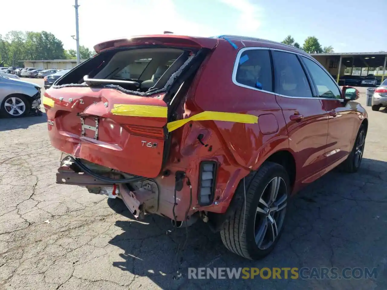 4 Photograph of a damaged car LYVA22RK1KB229923 VOLVO XC60 2019