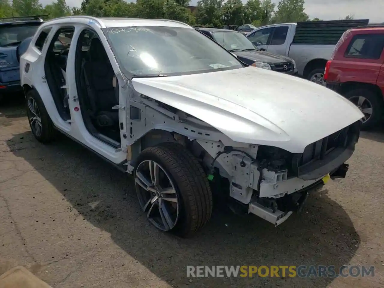 1 Photograph of a damaged car LYVA22RK7KB187676 VOLVO XC60 2019