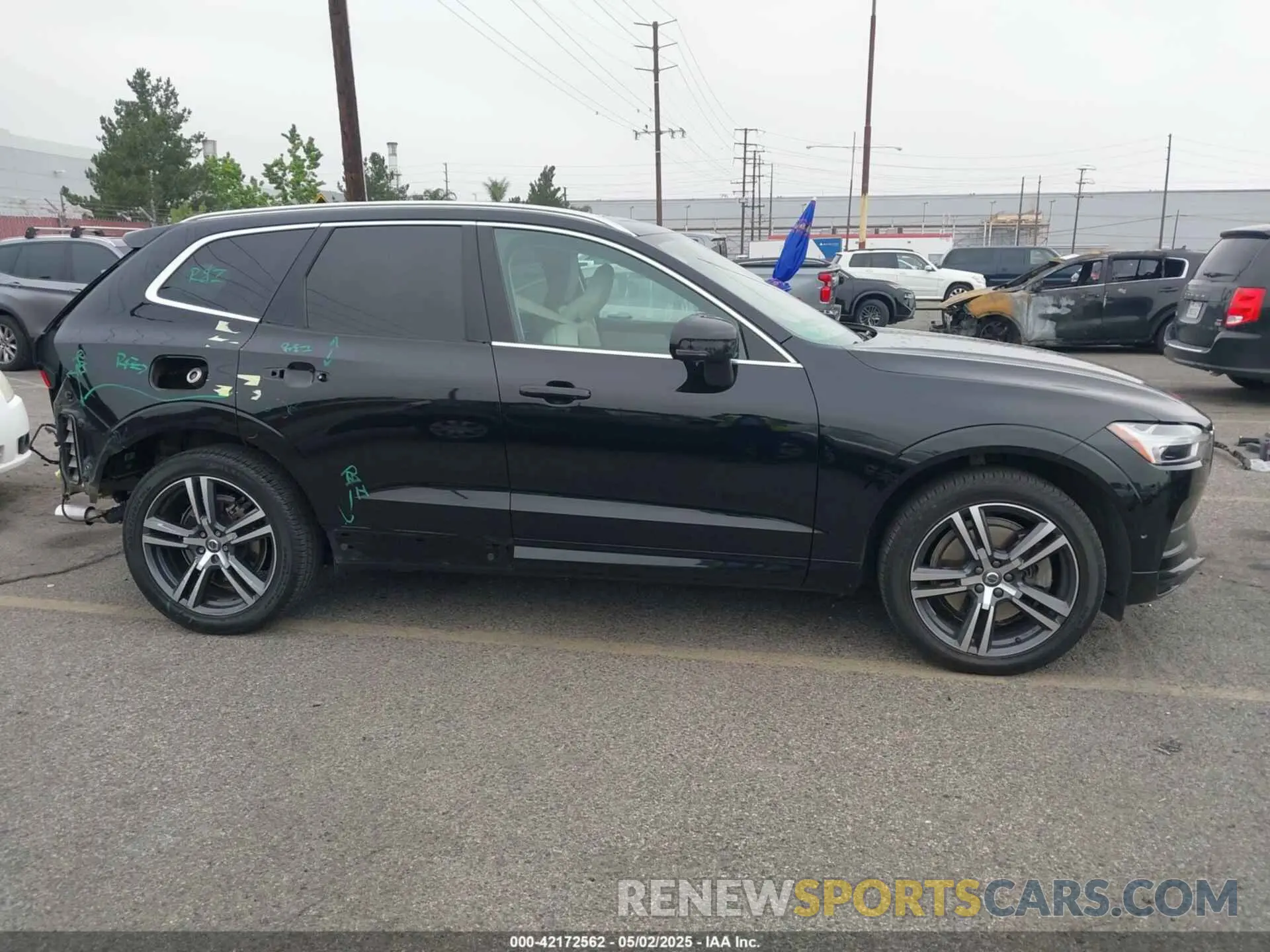 14 Photograph of a damaged car LYVA22RK8KB229949 VOLVO XC60 2019