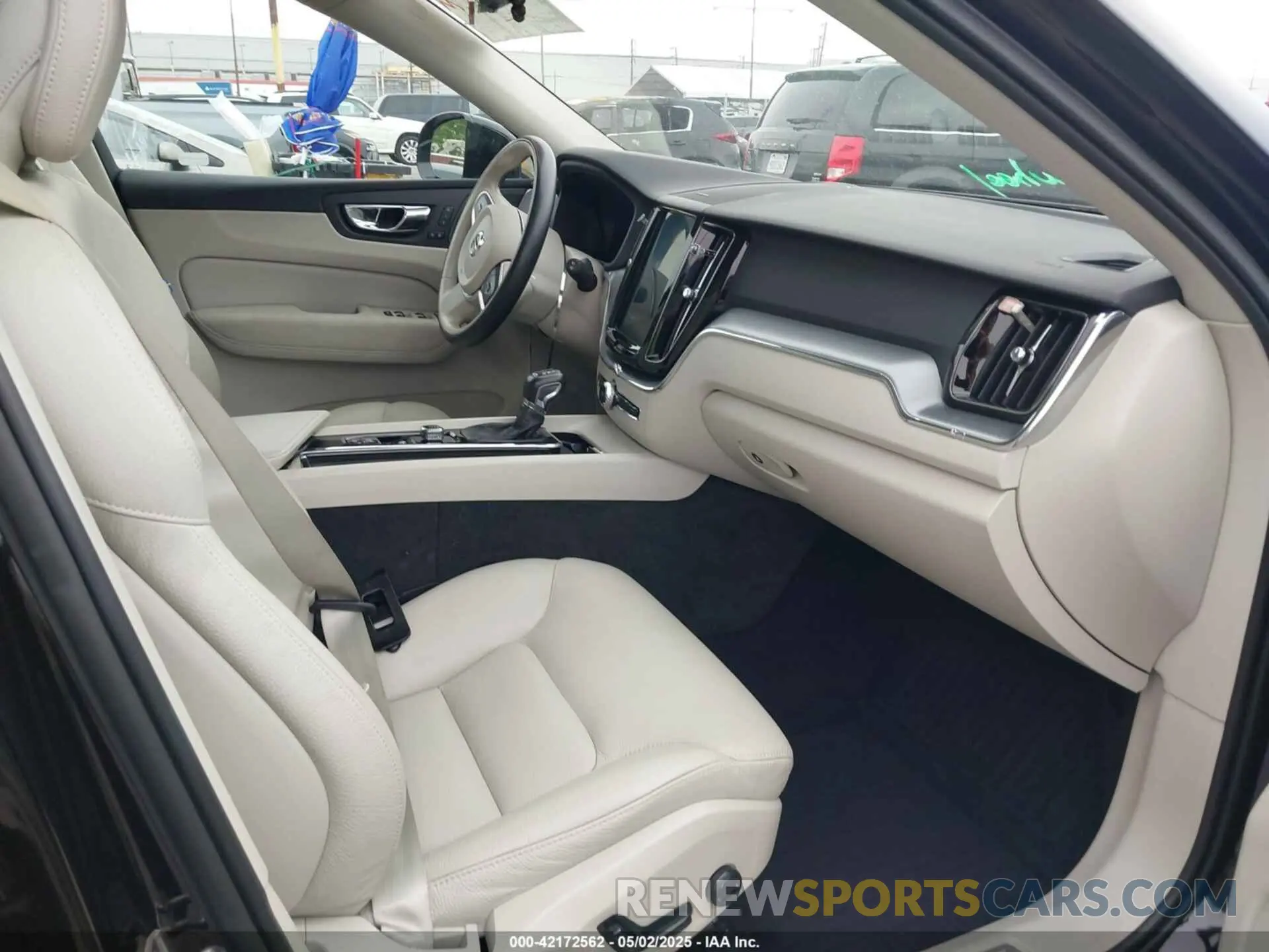 5 Photograph of a damaged car LYVA22RK8KB229949 VOLVO XC60 2019