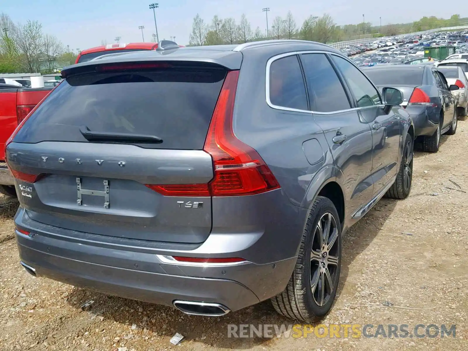 4 Photograph of a damaged car LYVA22RL7KB231328 VOLVO XC60 2019