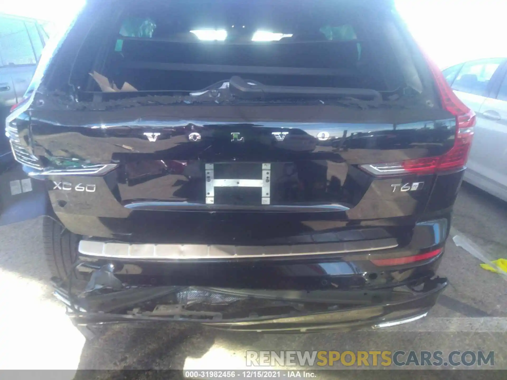 6 Photograph of a damaged car LYVA22RM1KB176836 VOLVO XC60 2019