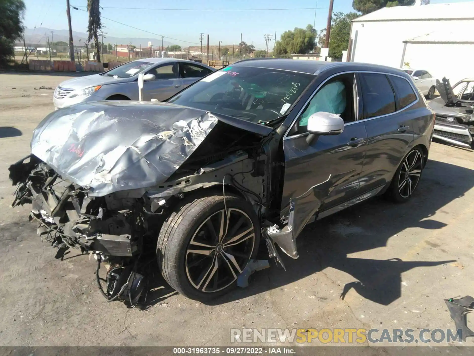 2 Photograph of a damaged car LYVA22RM1KB263443 VOLVO XC60 2019