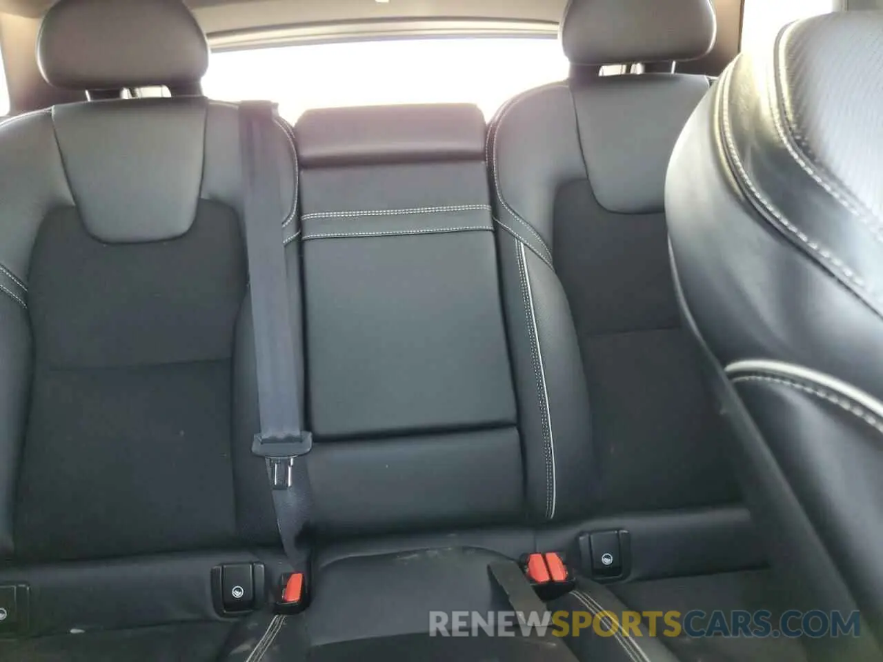 10 Photograph of a damaged car LYVA22RM8KB219908 VOLVO XC60 2019