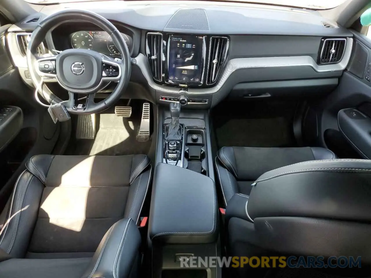 8 Photograph of a damaged car LYVA22RM8KB219908 VOLVO XC60 2019