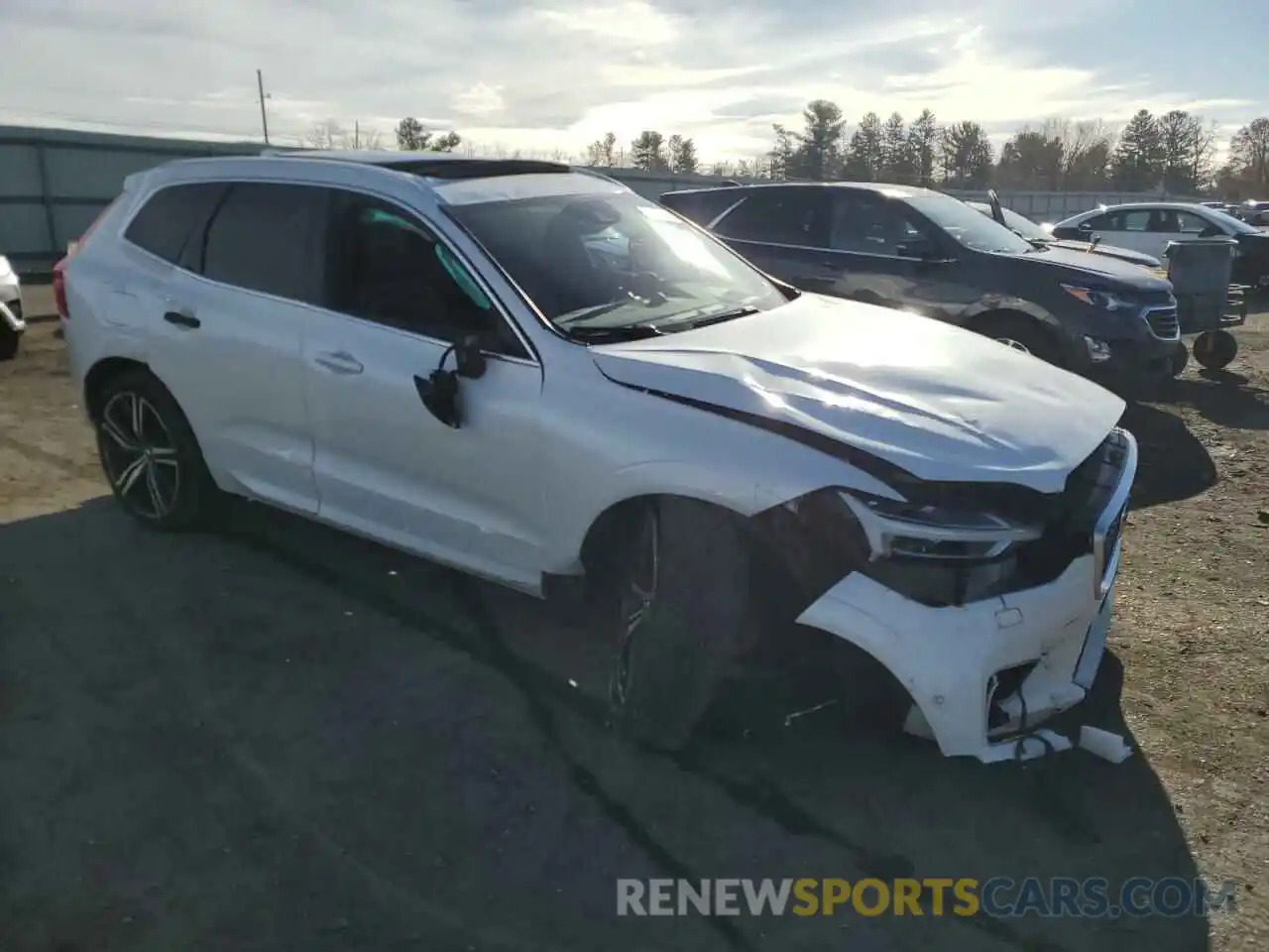 4 Photograph of a damaged car LYVA22RM8KB230942 VOLVO XC60 2019