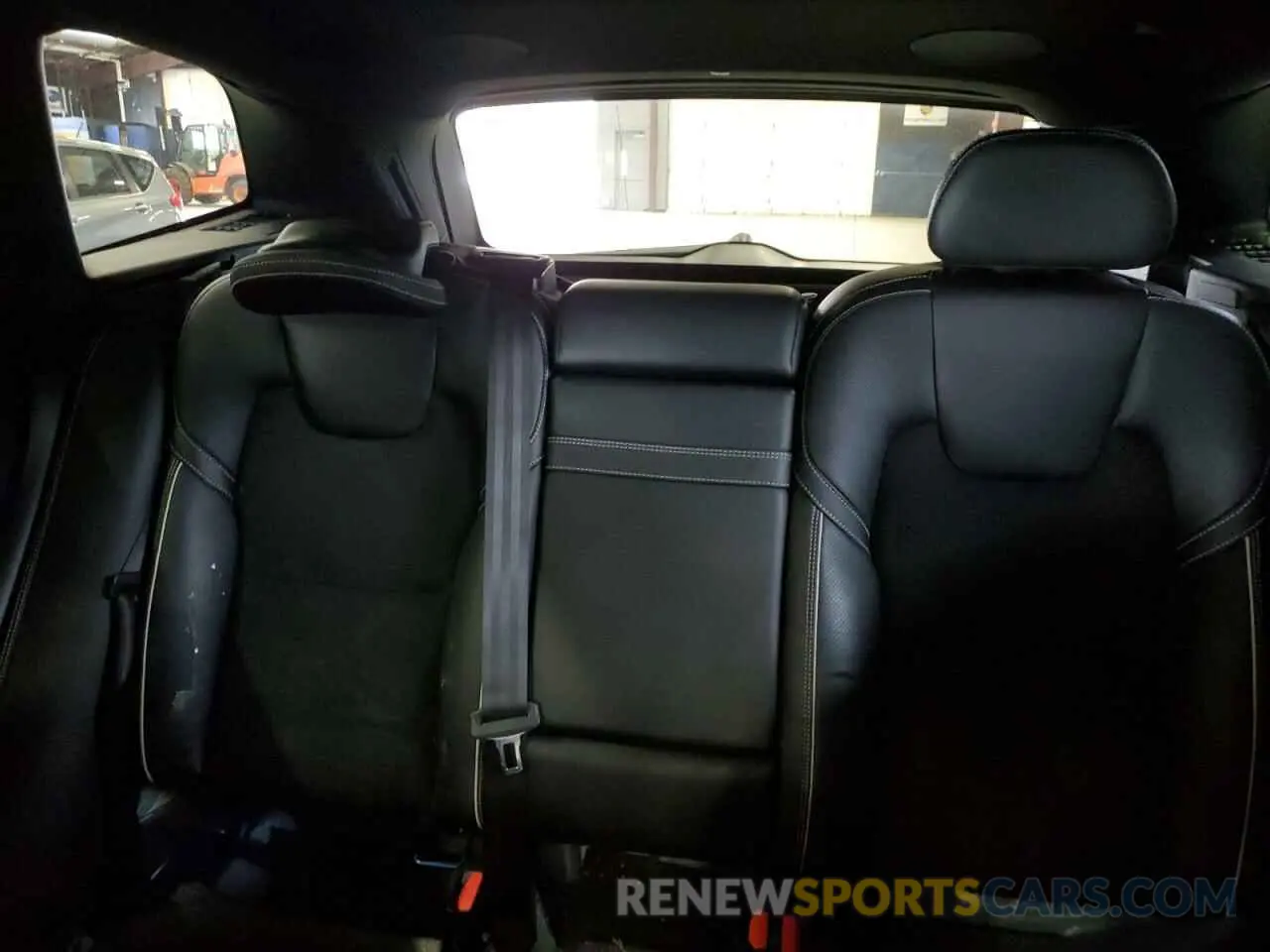 10 Photograph of a damaged car LYVA22RMXKB273761 VOLVO XC60 2019