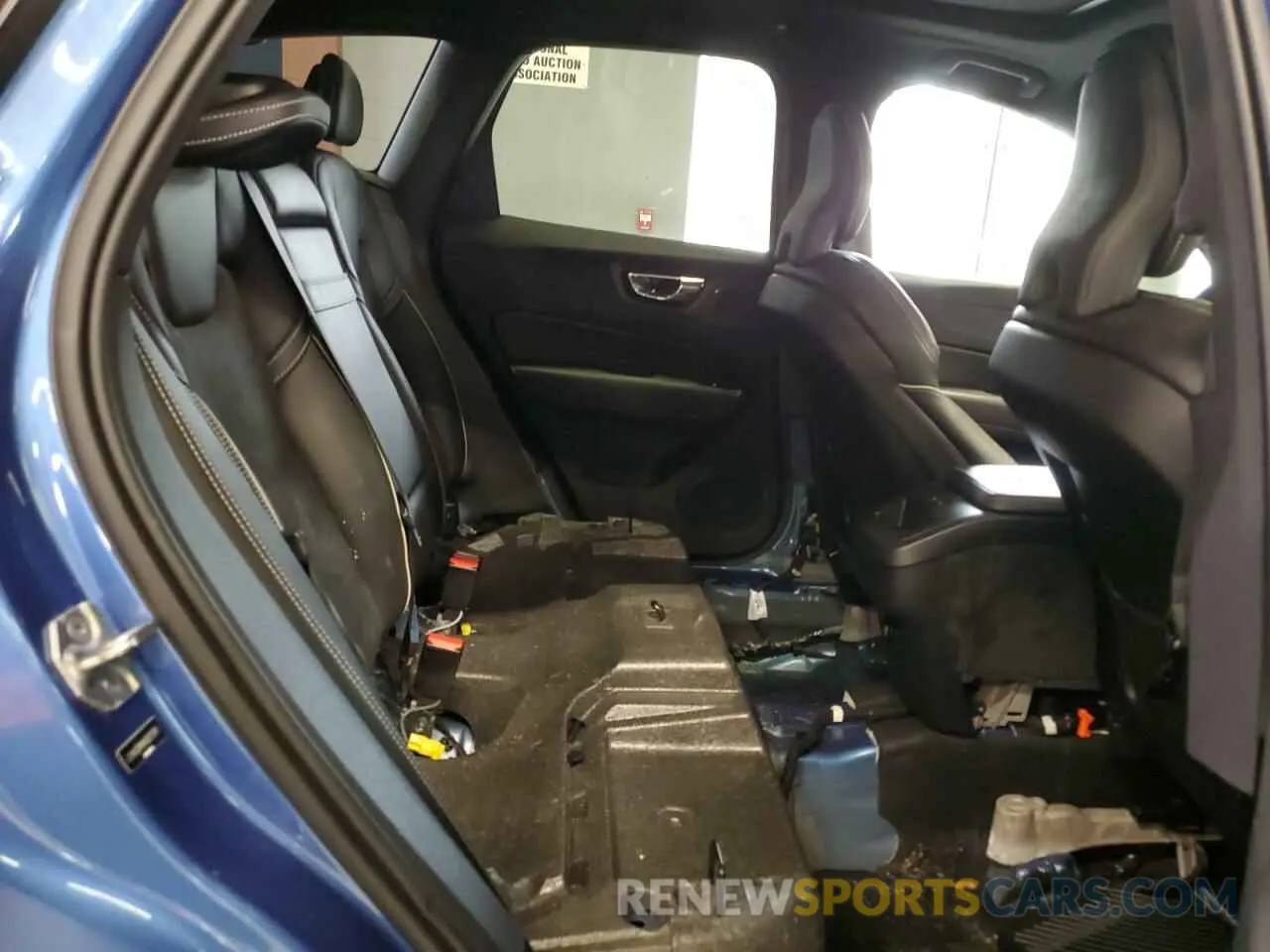 11 Photograph of a damaged car LYVA22RMXKB273761 VOLVO XC60 2019