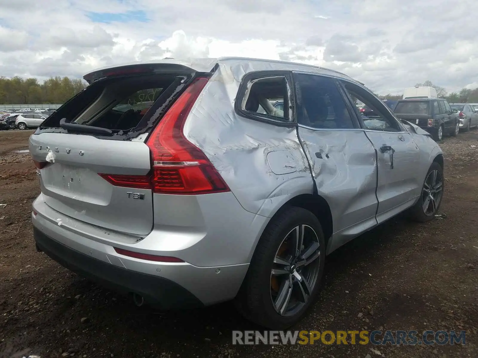 4 Photograph of a damaged car LYVBR0DK4KB186920 VOLVO XC60 2019