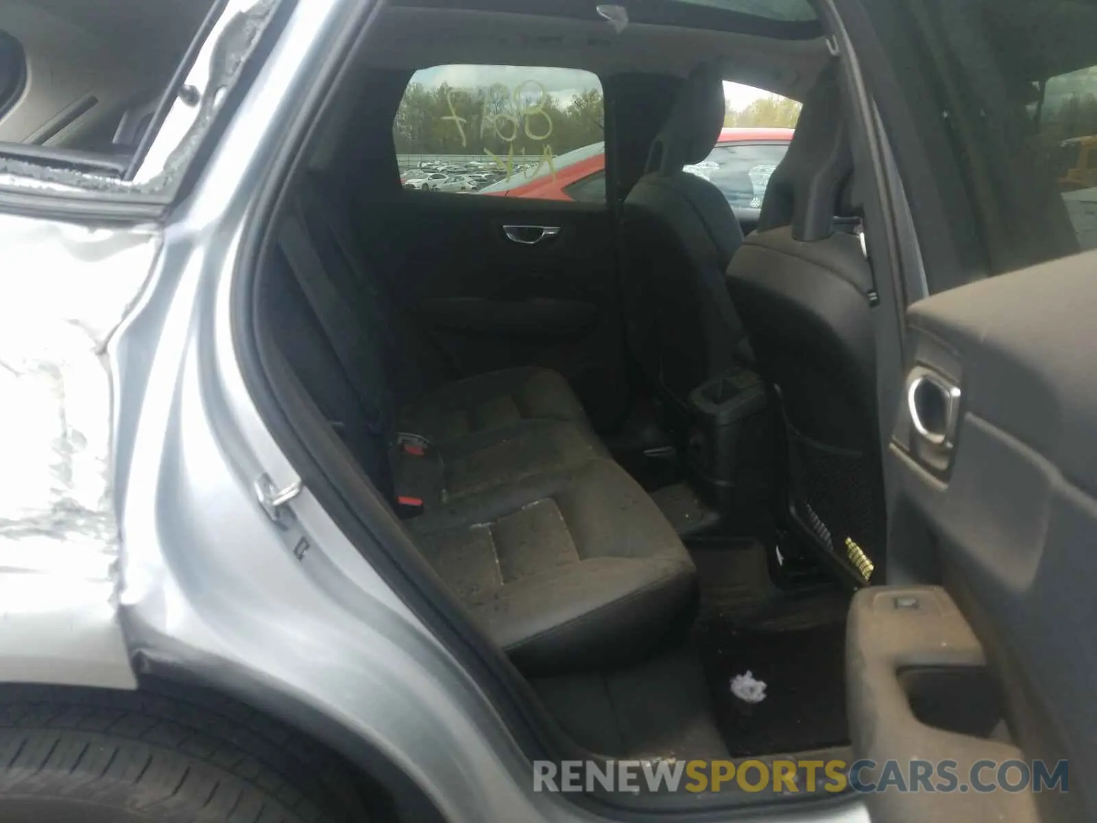 6 Photograph of a damaged car LYVBR0DK4KB186920 VOLVO XC60 2019