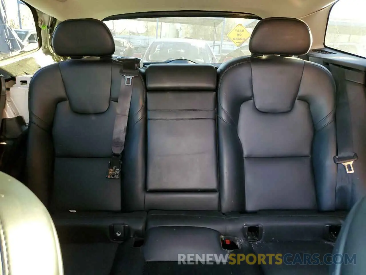 10 Photograph of a damaged car LYVBR0DK4KB297497 VOLVO XC60 2019