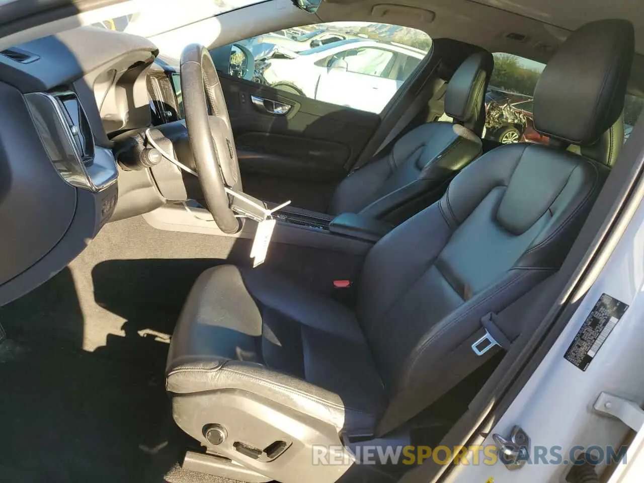 7 Photograph of a damaged car LYVBR0DK4KB297497 VOLVO XC60 2019