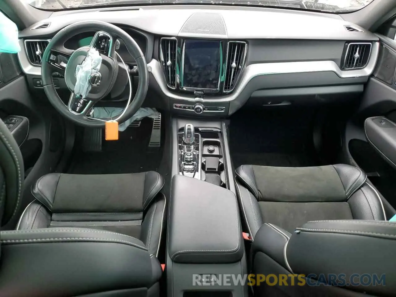 8 Photograph of a damaged car LYVBR0DM0KB292413 VOLVO XC60 2019