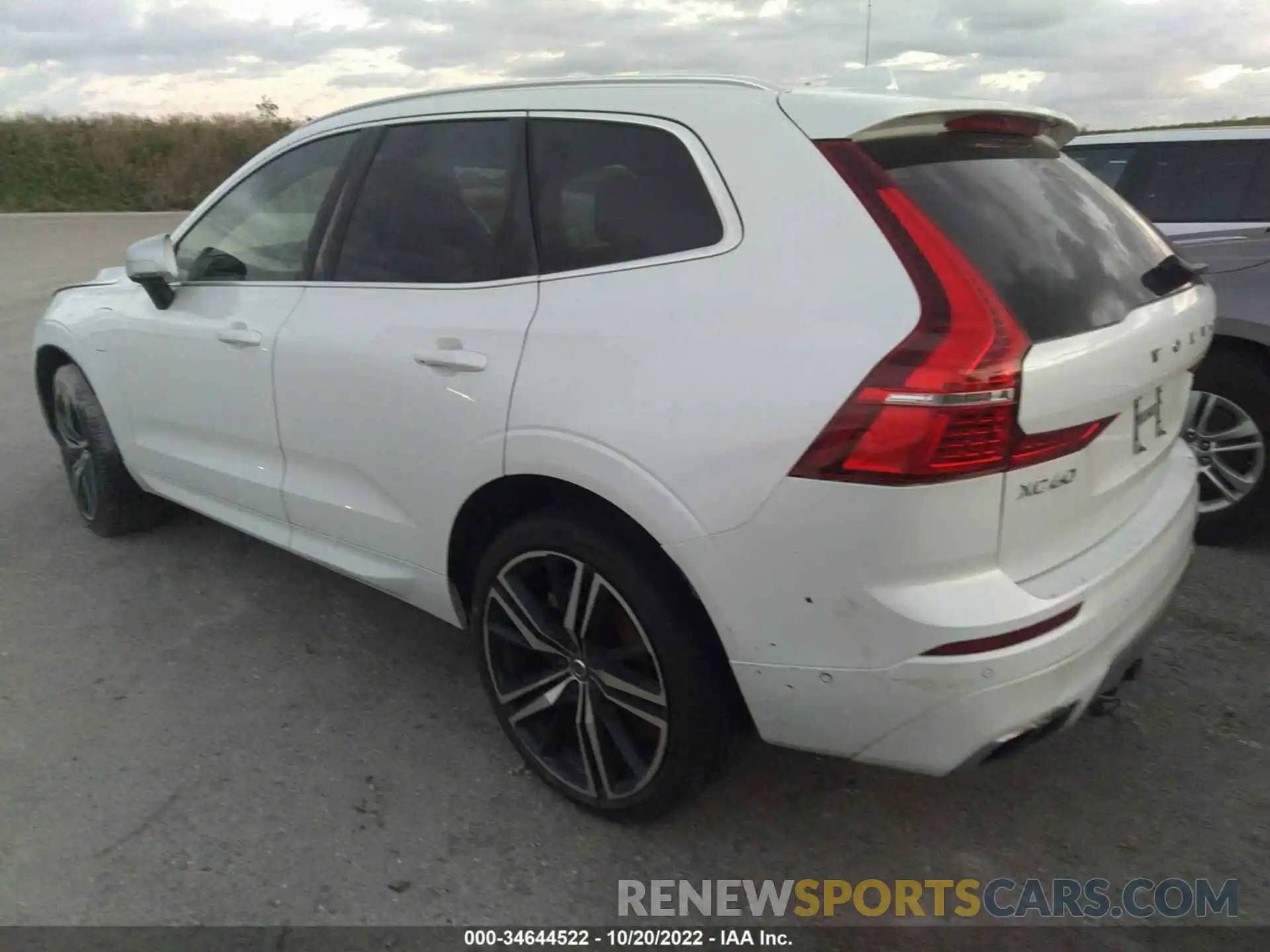 3 Photograph of a damaged car LYVBR0DM1KB227666 VOLVO XC60 2019