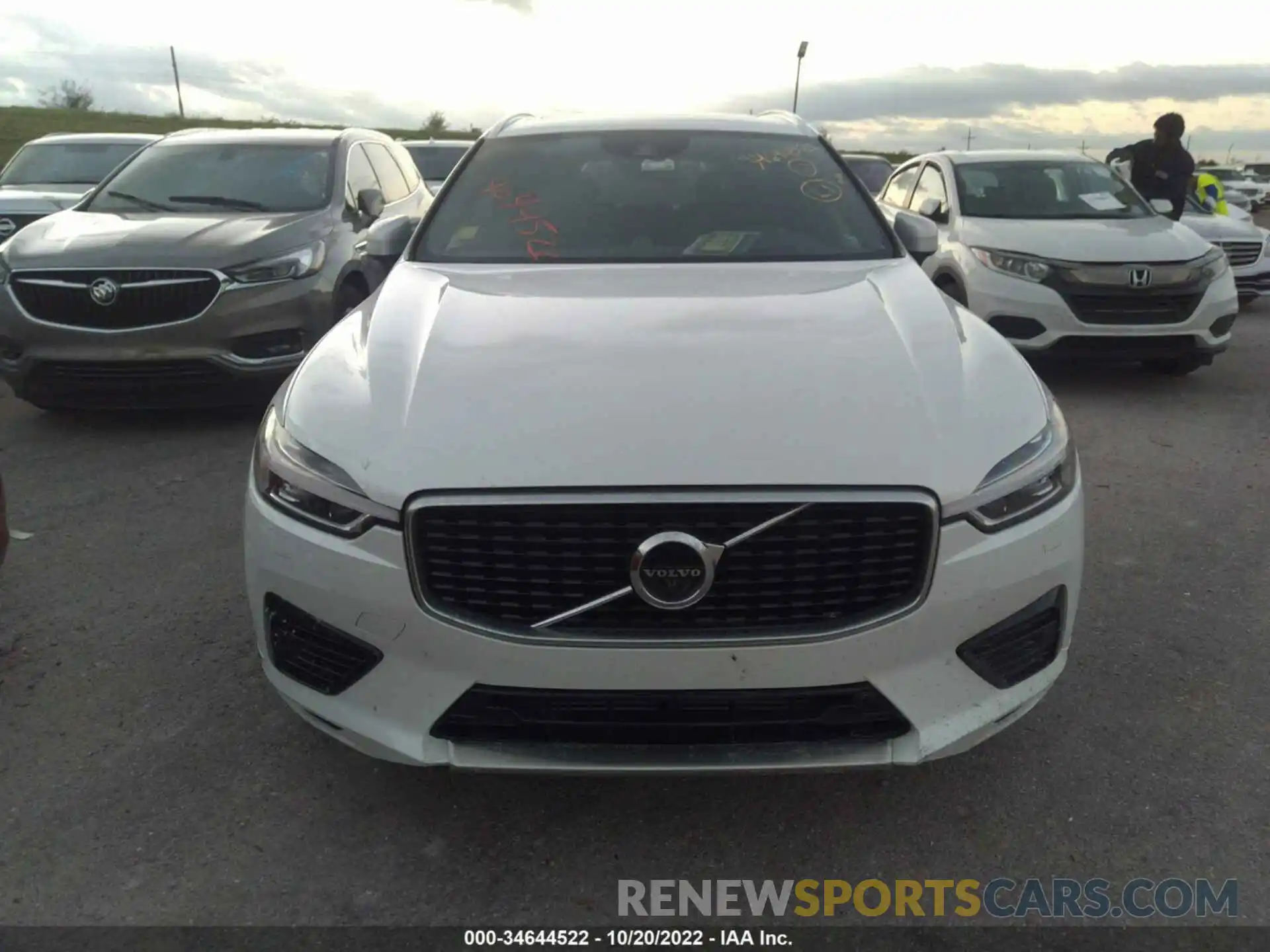 6 Photograph of a damaged car LYVBR0DM1KB227666 VOLVO XC60 2019