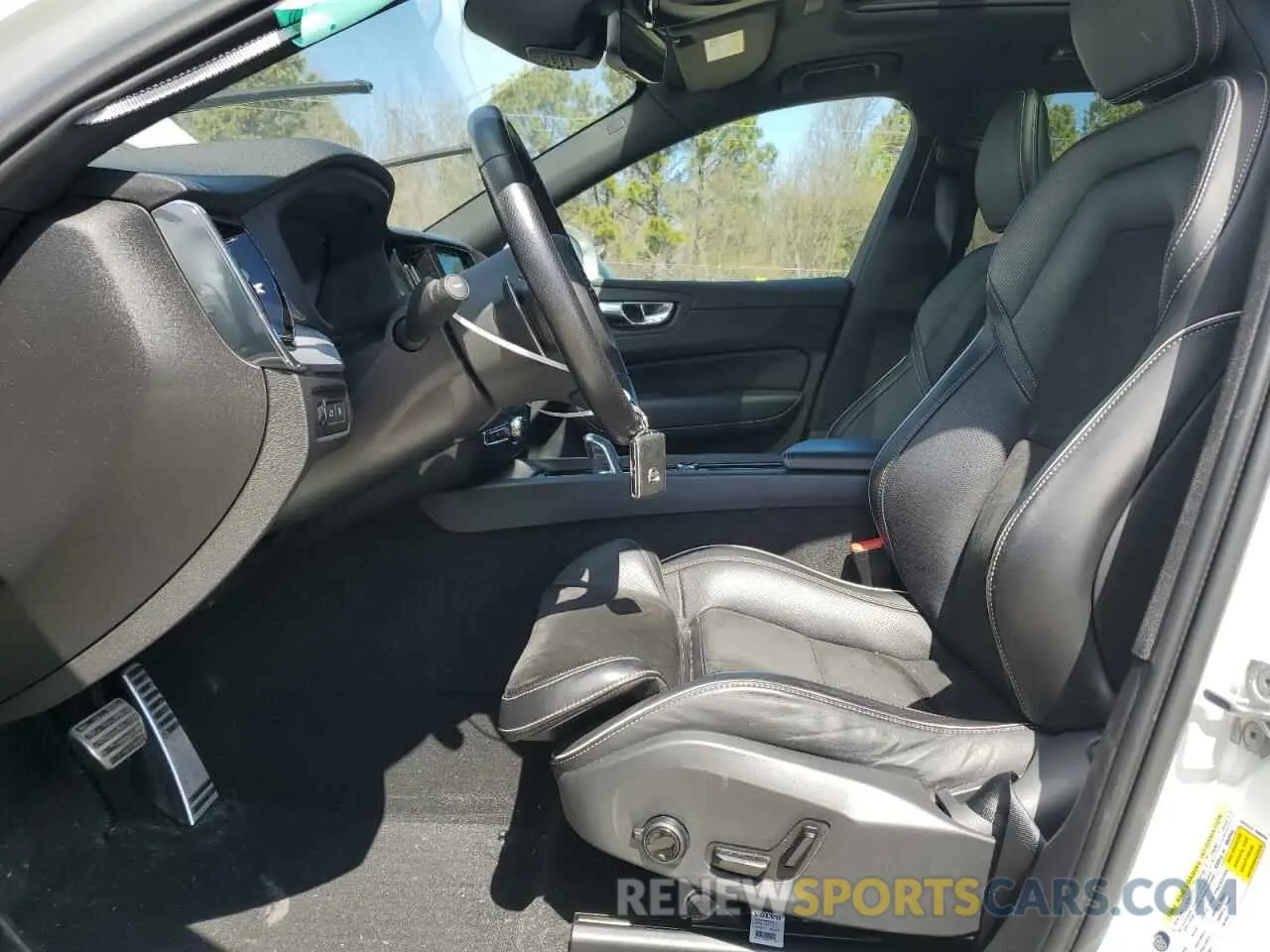 7 Photograph of a damaged car LYVBR0DM2KB241690 VOLVO XC60 2019