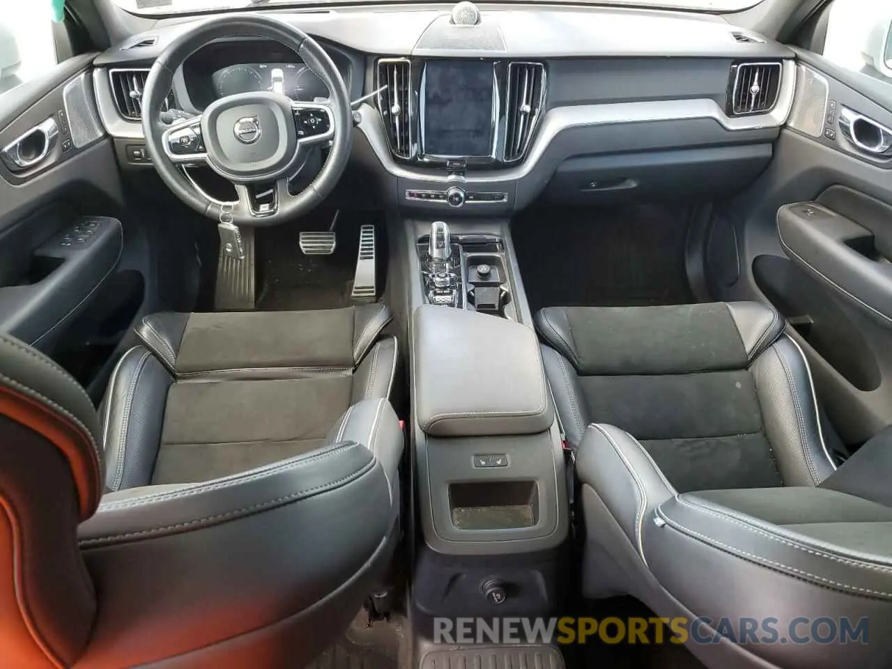 8 Photograph of a damaged car LYVBR0DM2KB241690 VOLVO XC60 2019