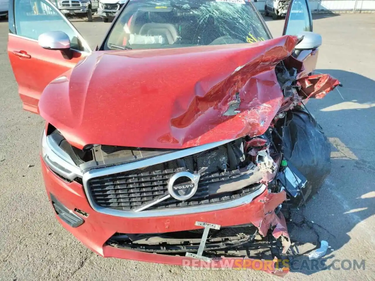 7 Photograph of a damaged car LYVBR0DM5KB263845 VOLVO XC60 2019