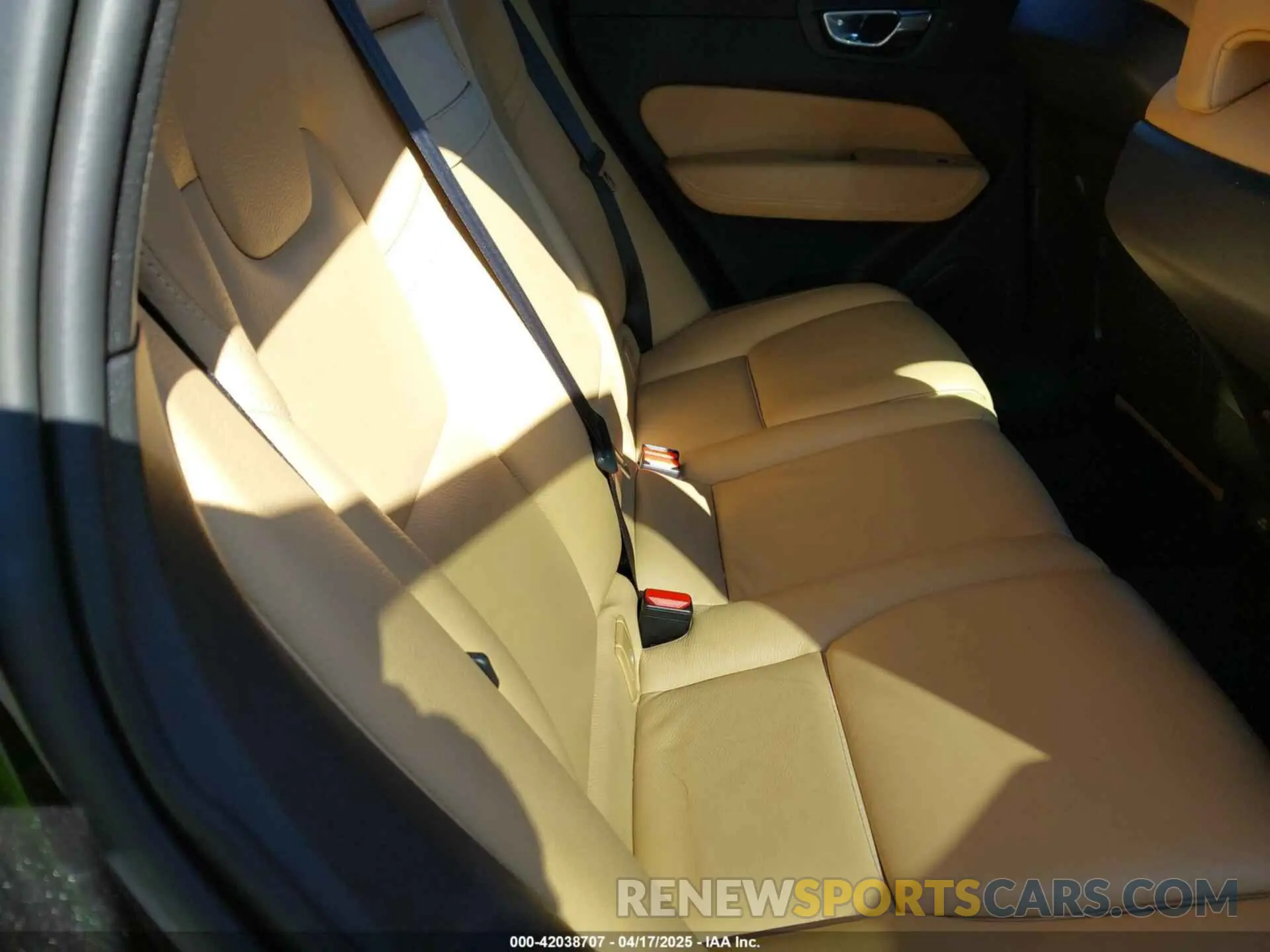 8 Photograph of a damaged car YV4A22RK8K1356205 VOLVO XC60 2019