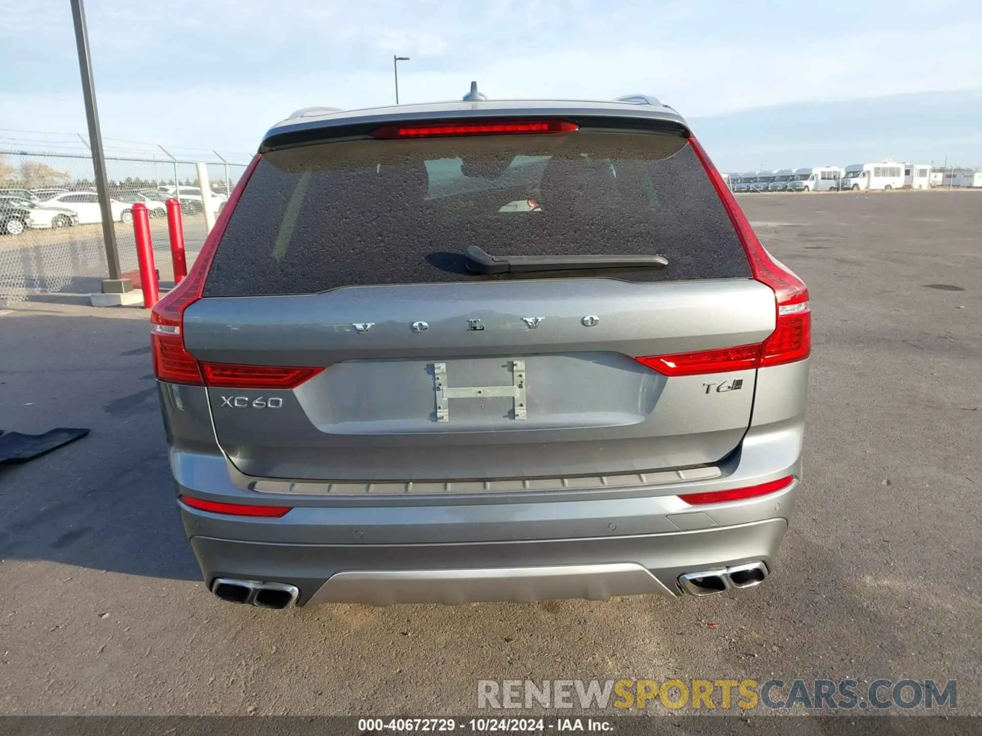 17 Photograph of a damaged car YV4A22RK8K1357385 VOLVO XC60 2019